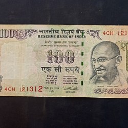 Reserve Bank of India Denominaton 100₹ Semi fancy number Same note. Available
