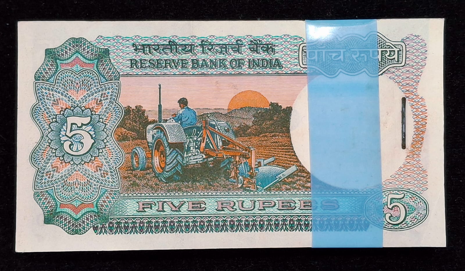 5 RUPEES TRACTOR GOVERNOR R.N.MALHOTRA RARE GEM UNC (100 NOTE) SERIAL PACKET - Image 3
