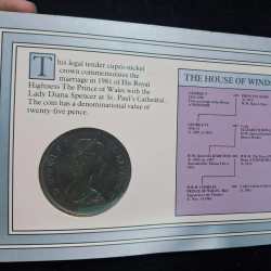 Alternative view of H.R.H. THE PRINCE OF WALES AND LADY DIANA SPENCER 1981 - THE ROYAL MINT RARE (1 COINS) SET