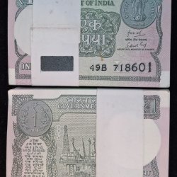 1 RUPEES 2018 GOVERNOR SUBHASH GARG RARE (100 NOTE) SERIAL PACKET