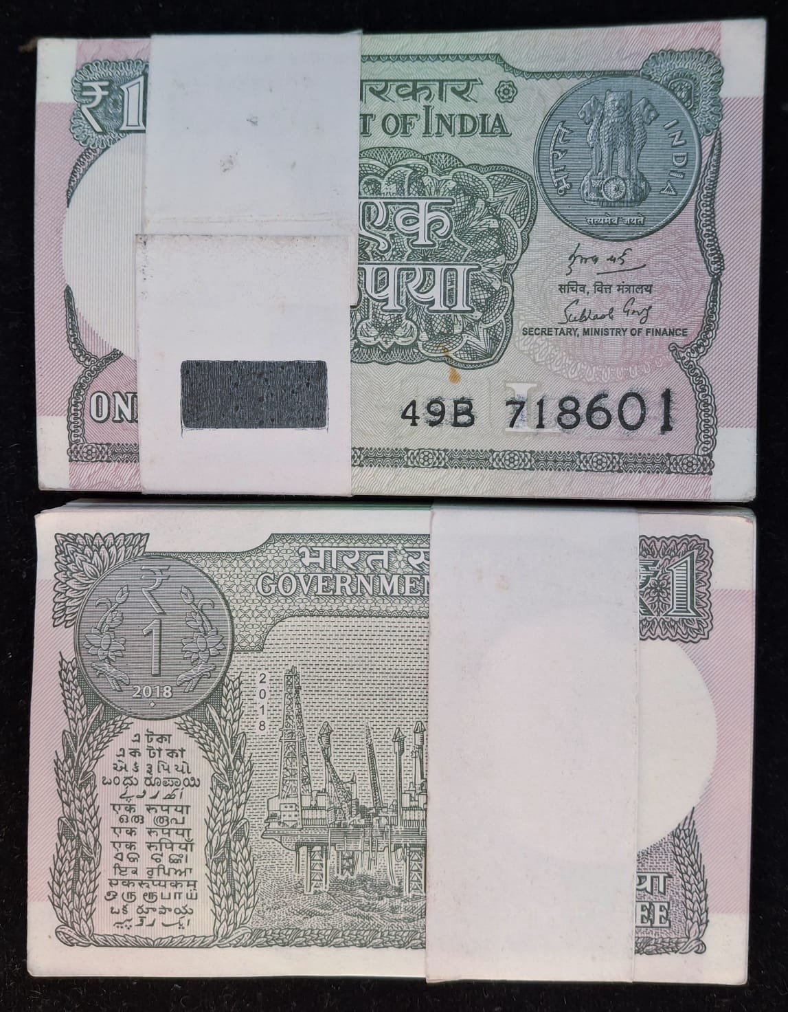 1 RUPEES 2018 GOVERNOR SUBHASH GARG RARE (100 NOTE) SERIAL PACKET
