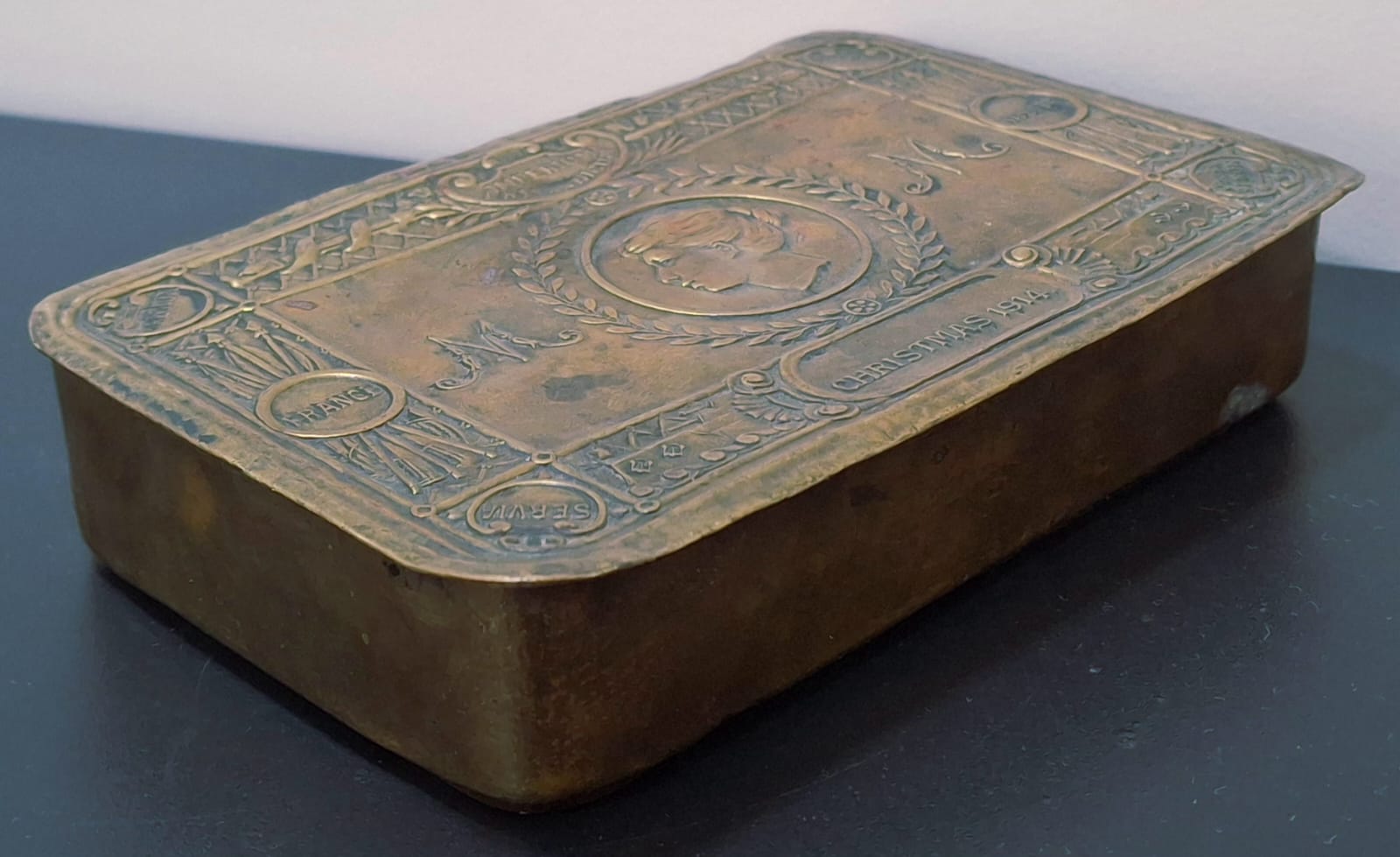 BIRTISH- INDIA BISCUIT BOX 1914 VERY RARE 100% OLD ORIGINAL - Image 2