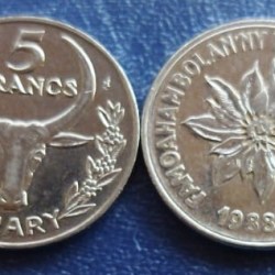 Madagascar, 5 Francs / 1 Ariary, 1988 / 89 / 96, KM #10, Xfine Condition.