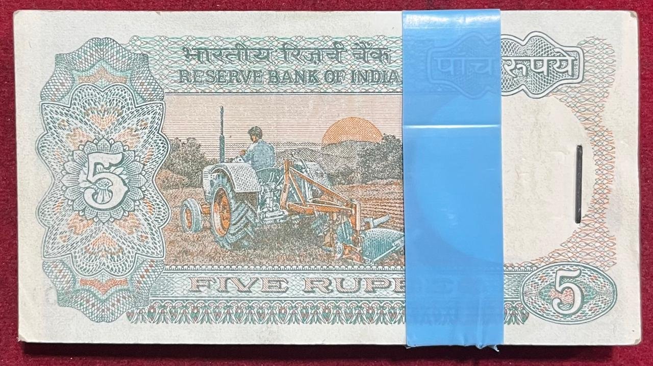 5 RUPEES TRACTOR ISSUE GOVERNOR C.RANGARAJAN RARE UNC (100 NOTE ) SERIAL PACKET - Image 3