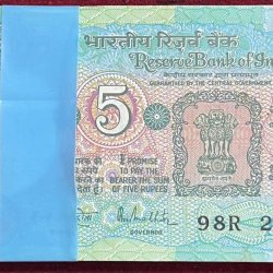 5 RUPEES TRACTOR ISSUE GOVERNOR R.N MALHOTRA RARE UNC (100 NOTE ) SERIAL PACKET