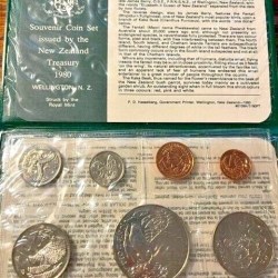 New Zealand, UNC Souvenir Coin Set, 1980, 7 coin in Royal Mint set, Folder packing.