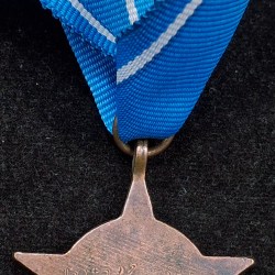 Alternative view of INDIA : PASHCHIMI STAR 1971 NAMED MEDAL RARE # I-88