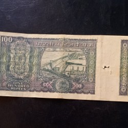 Alternative view of Reserve Bank of India Denominaton 100₹ Governor S Jagannath Same and similar note is available