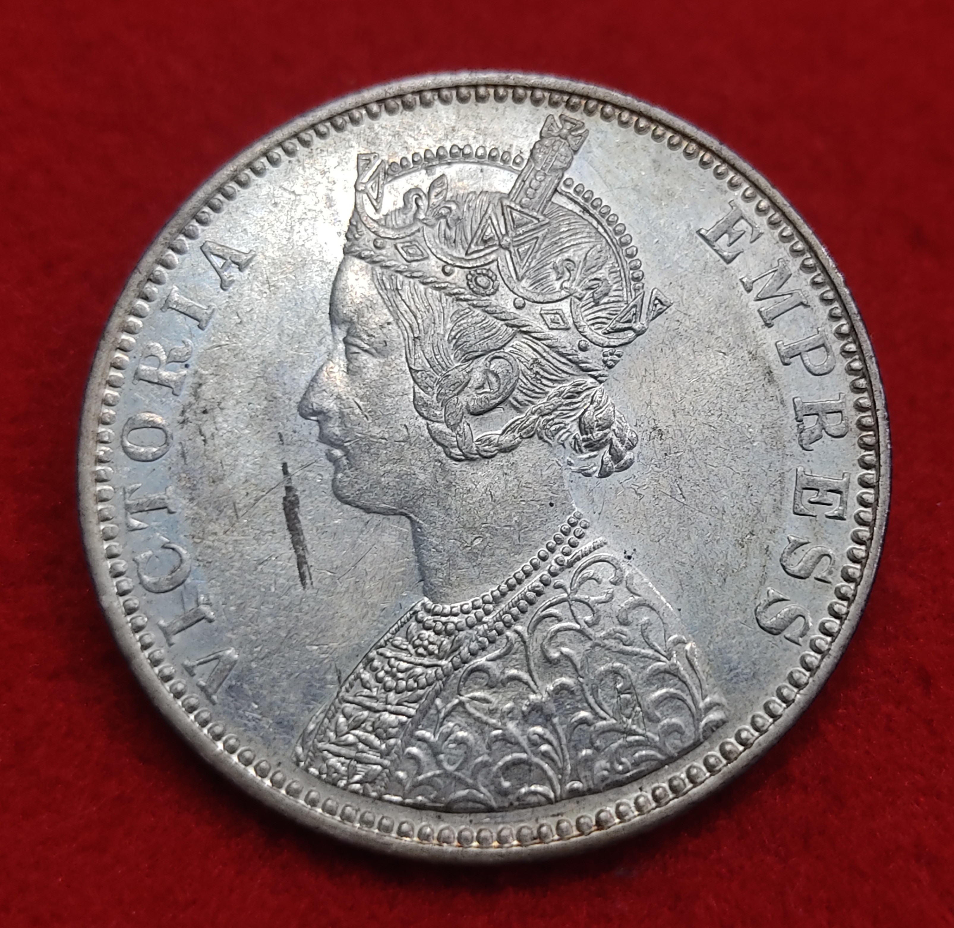 ONE RUPEE SILVER COIN VICTORIA EMPRESS 1892 B GEM UNC CONDITION - Image 2