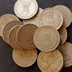 Republic India Denominaton 5₹ Metal copper nickel 45 piece given