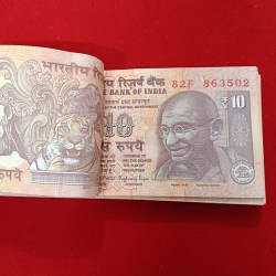 Alternative view of Ten Rs Old Gandhi Bundle Governor Raghuram Rajan Gem Unc Condition 863501