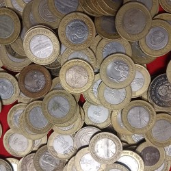 Alternative view of Ten Rs Scare Commarative Coins Mix Varieties 100 Pcs Given Republic of India