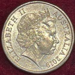 Alternative view of Australia 2 Dollars colour coin- 2019 Elizabeth II 4th Portrait - Wallabies Rugby Team rare coin #I-69