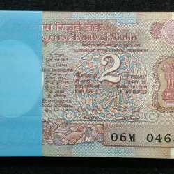 2 RUPEES SATELLITE GOVERNOR R.N.MALHOTRA RARE (100 NOTE) SERIAL PACKET
