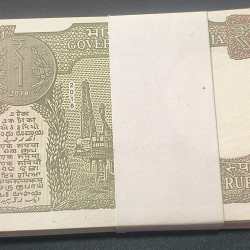 Alternative view of 1 RUPEES 2018 Governor Subhash Garg (100 Note) Serial Packet with Fancy Number Ending 786 #Sk-11