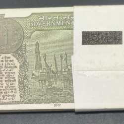 Alternative view of 1 RUPEES 2017 GOVERNOR SHAKTIKANT DAS (100 NOTE) RARE SERIAL PACKET E