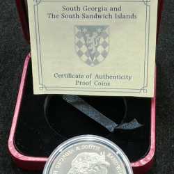 Alternative view of SANDWICH ISLAND 2 POUND 2013 T.R.H THE DUKE & DUCHESS OF CAMBRIDGE RARE STERLING SILVER (WEIGHT 28.28GRAM ) BEAUTIFUL BOX WITH CERTIFICATE