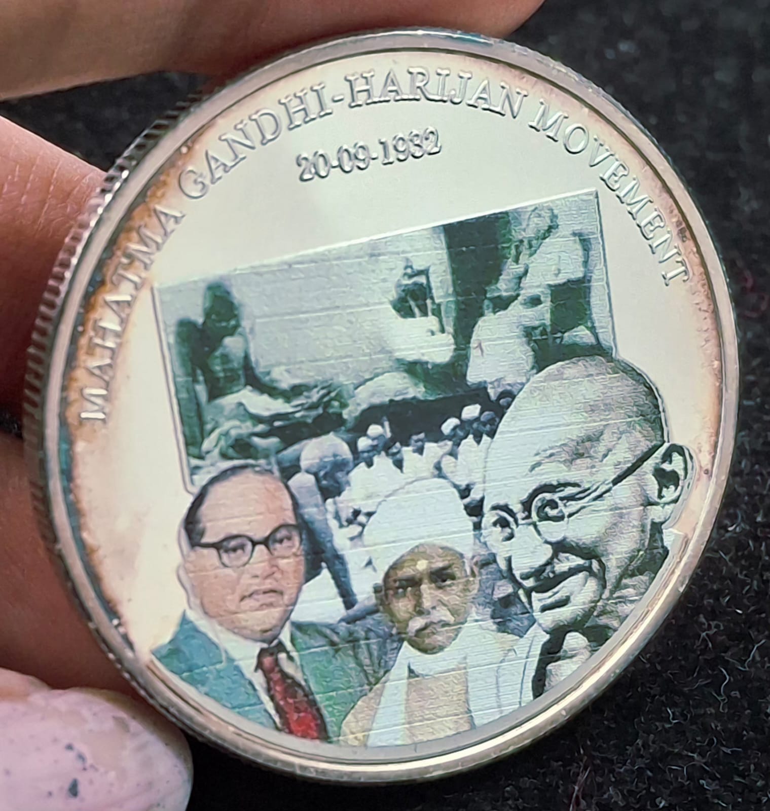 Mahatma Gandhi - Anniversary of Harijan Movement (1932 - 2015) Silver Plated Medallion With Box & Certificate - Image 3