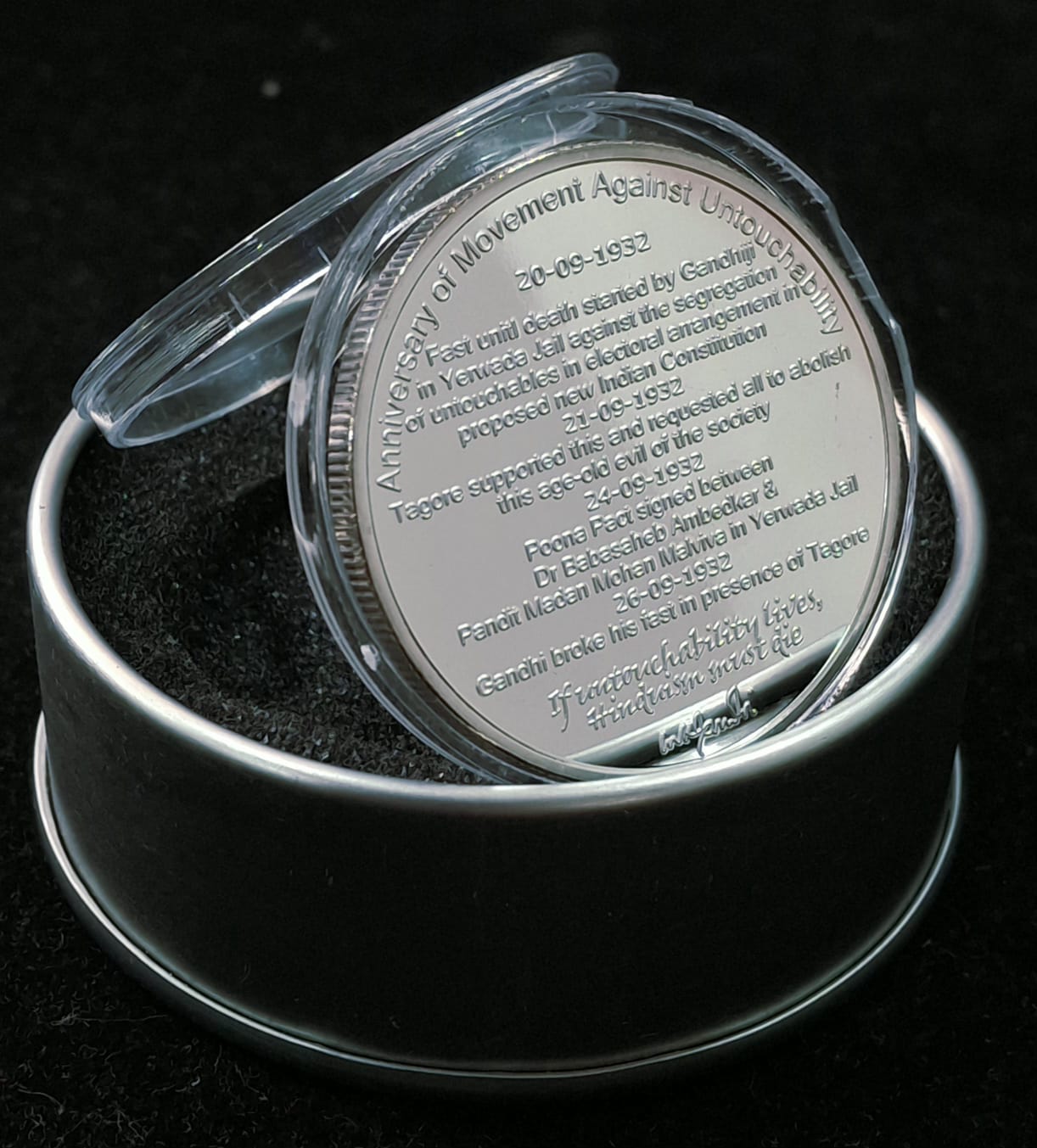 Mahatma Gandhi - Anniversary of Harijan Movement (1932 - 2015) Silver Plated Medallion With Box & Certificate - Image 2