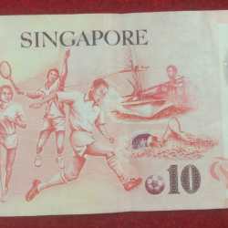 Alternative view of SINGAPORE 10 DOLLARS RARE NOTE POLYMER # B-2