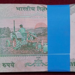 Alternative view of 5 RUPEES GANDHI GOVERNOR D.SUBBRAO RARE SERIAL PACKET