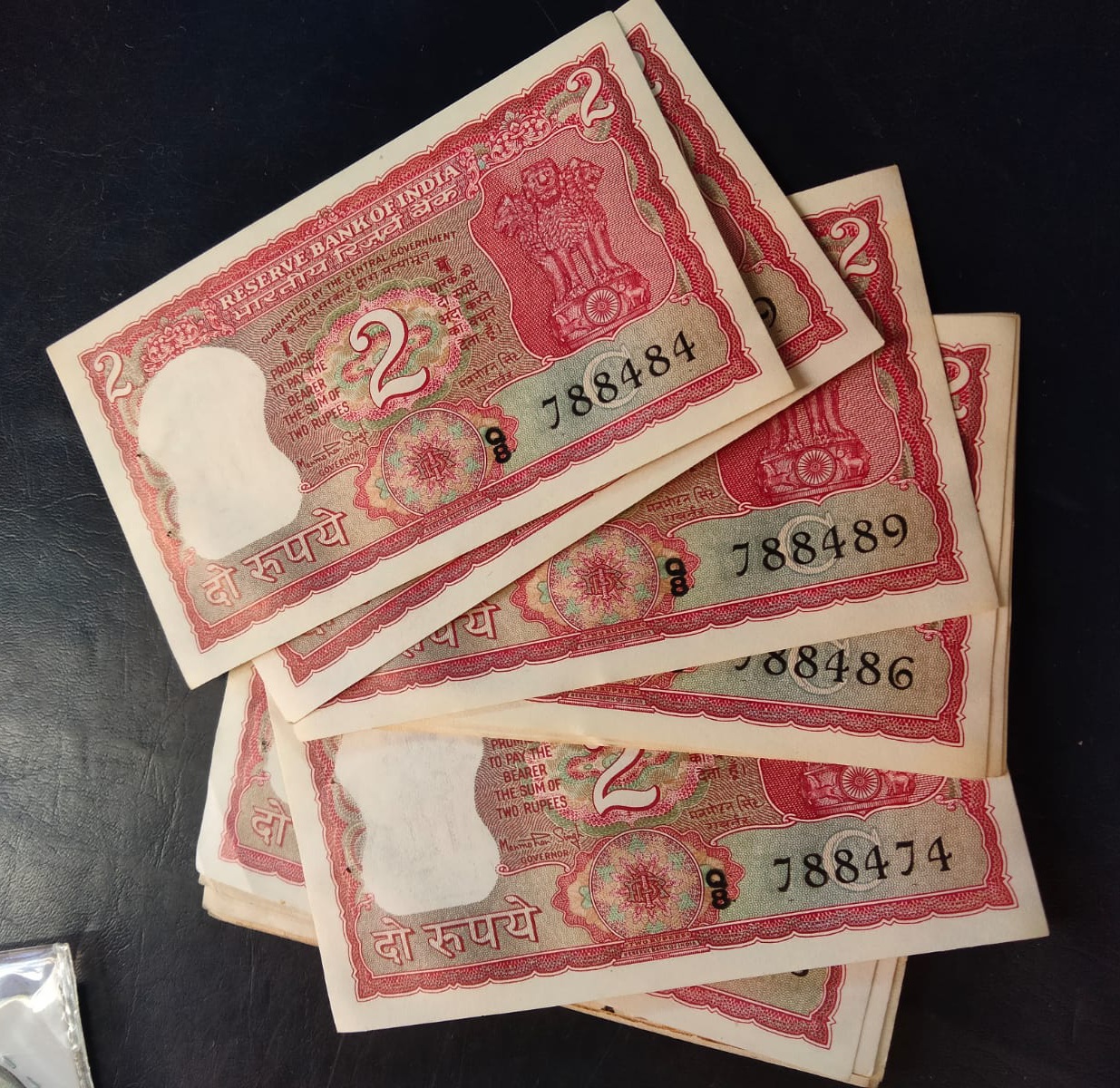 2 Ruppes UNC Note Tiger aIssue