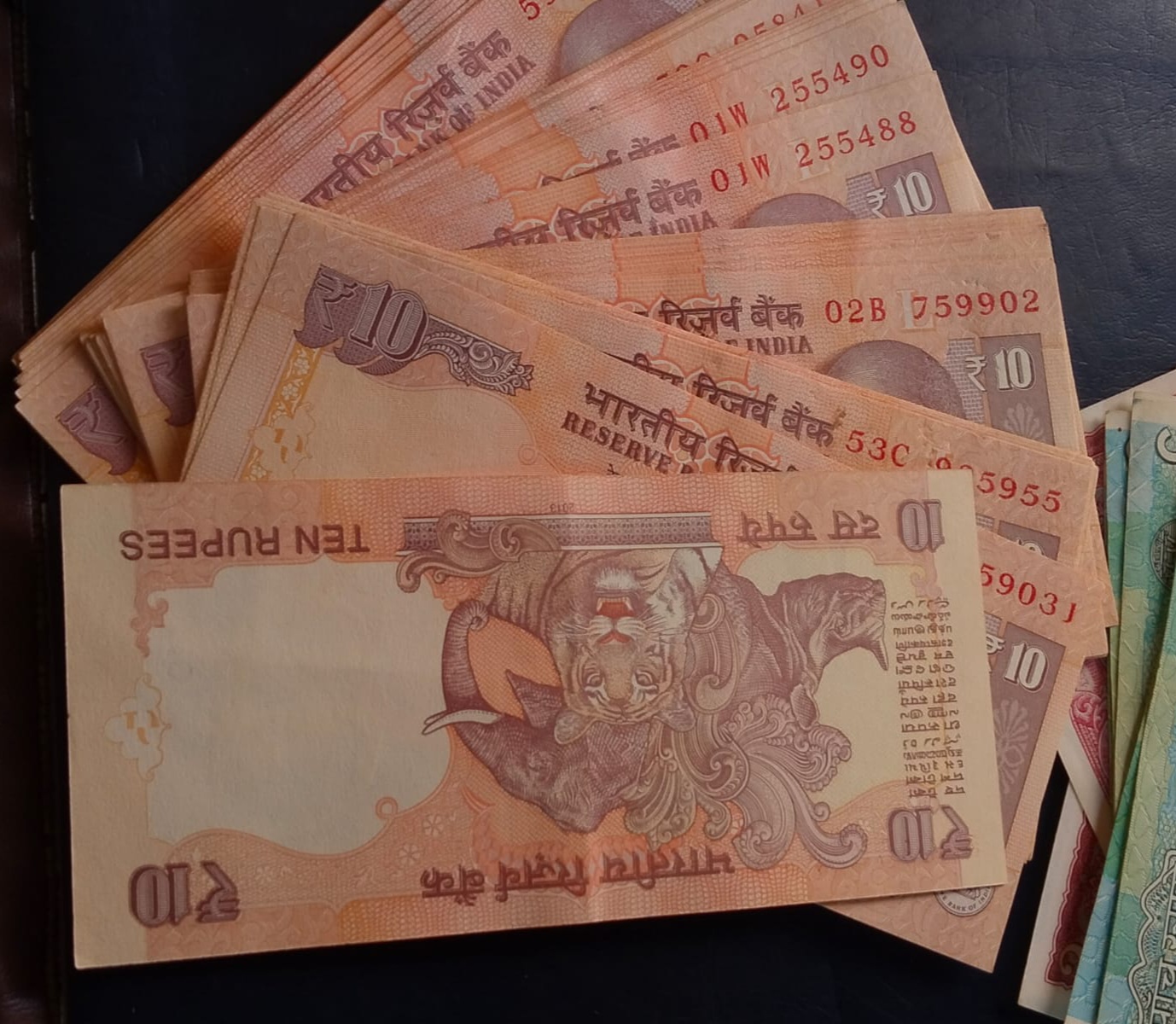 10 Ruppes Old Issue - Image 2