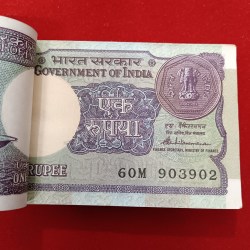 Alternative view of One Rs Old Small Coin Full Bundle A 48 Finance Secretary S.Venketranan 1985 Year 903901