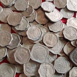 Alternative view of Two Paise Or Five Paise Copper Nickel Mix Year Mix Mints 50 Pcs Given Republic of India