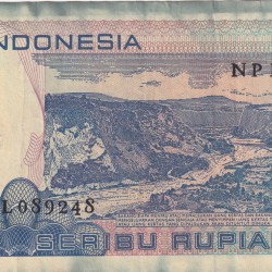 Alternative view of INDONESIA 1000 SERIBU RUPIAH BANK NOTE