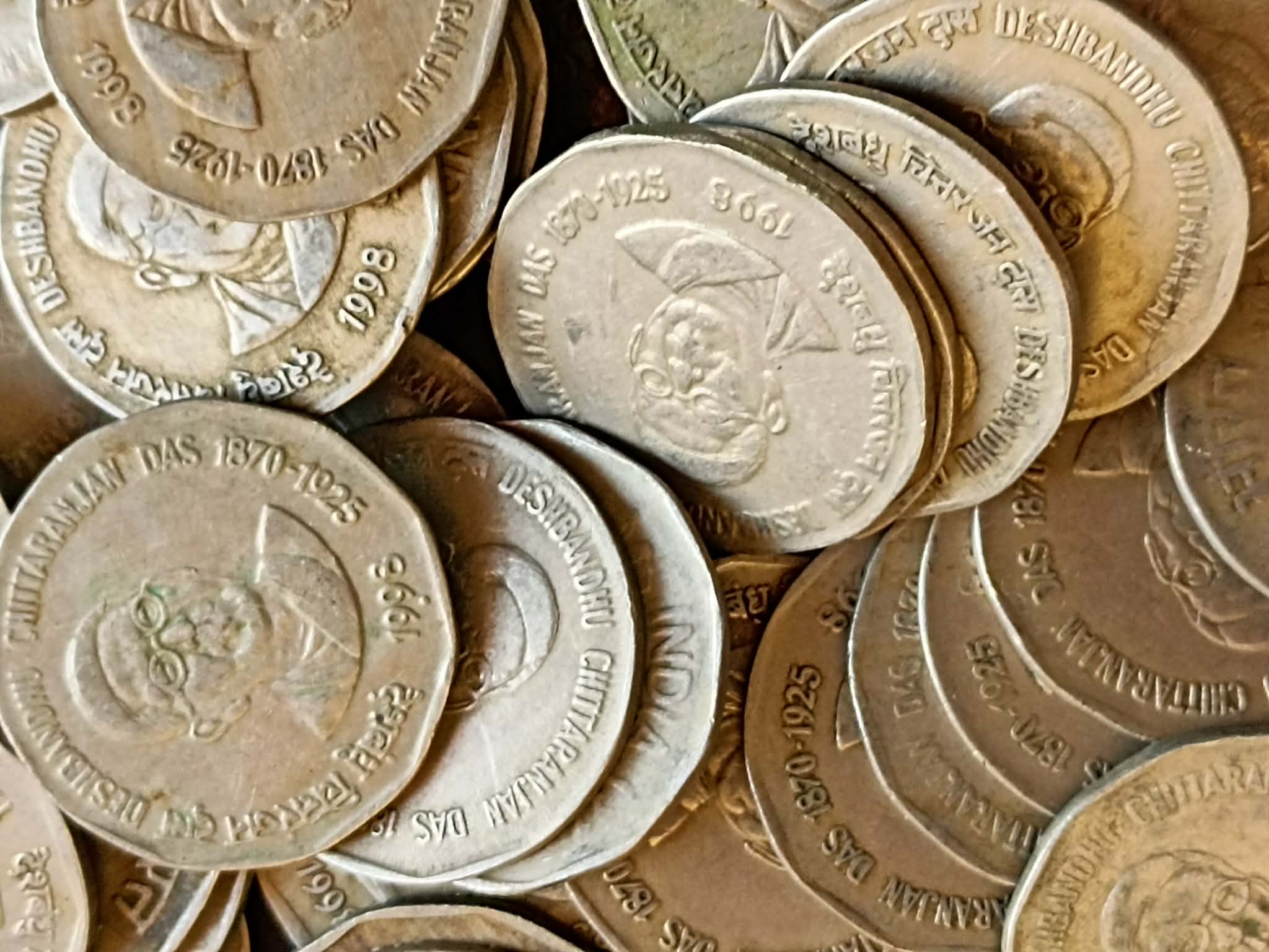 Republic India Denominaton 2₹ Back side of Deshbandhu chitranjan Das Metal copper nickel 45 piece given