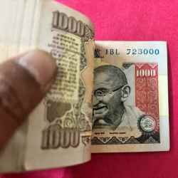 Alternative view of 1000 Rs Full Serial Bundle Governor D.Subaraw 2009 Year Republic of India