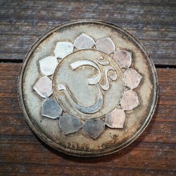 Alternative view of 1 Oz Pure Silver 999 Mahalaxmi Australia Perth Mint Vintage Issue