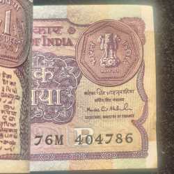 Alternative view of 1 RUPEES 1992 GOVERNOR Montek Singh Ahluwalia RARE SERIAL PACKET WITH FANCY NUMBER ENDING 786