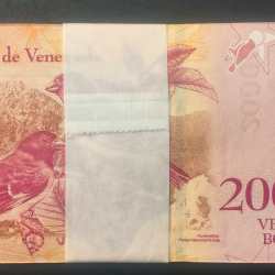Alternative view of Venezuela 20000 Bolivares RARE (100 NOTE ) GEM UNC SERIAL PACKET