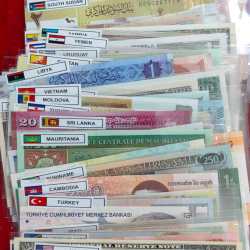 Alternative view of 101 Different Countries UNC With Stricker With Album See Description