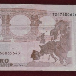Alternative view of Eurozone 10 Euro 2002 Series Rare World Note #B2
