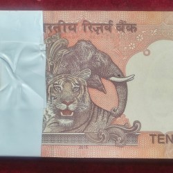 Alternative view of 10 RUPEES 2015 RARE GOVERNOR RAGHU RAM RAJAN SERIAL PACKET UNC
