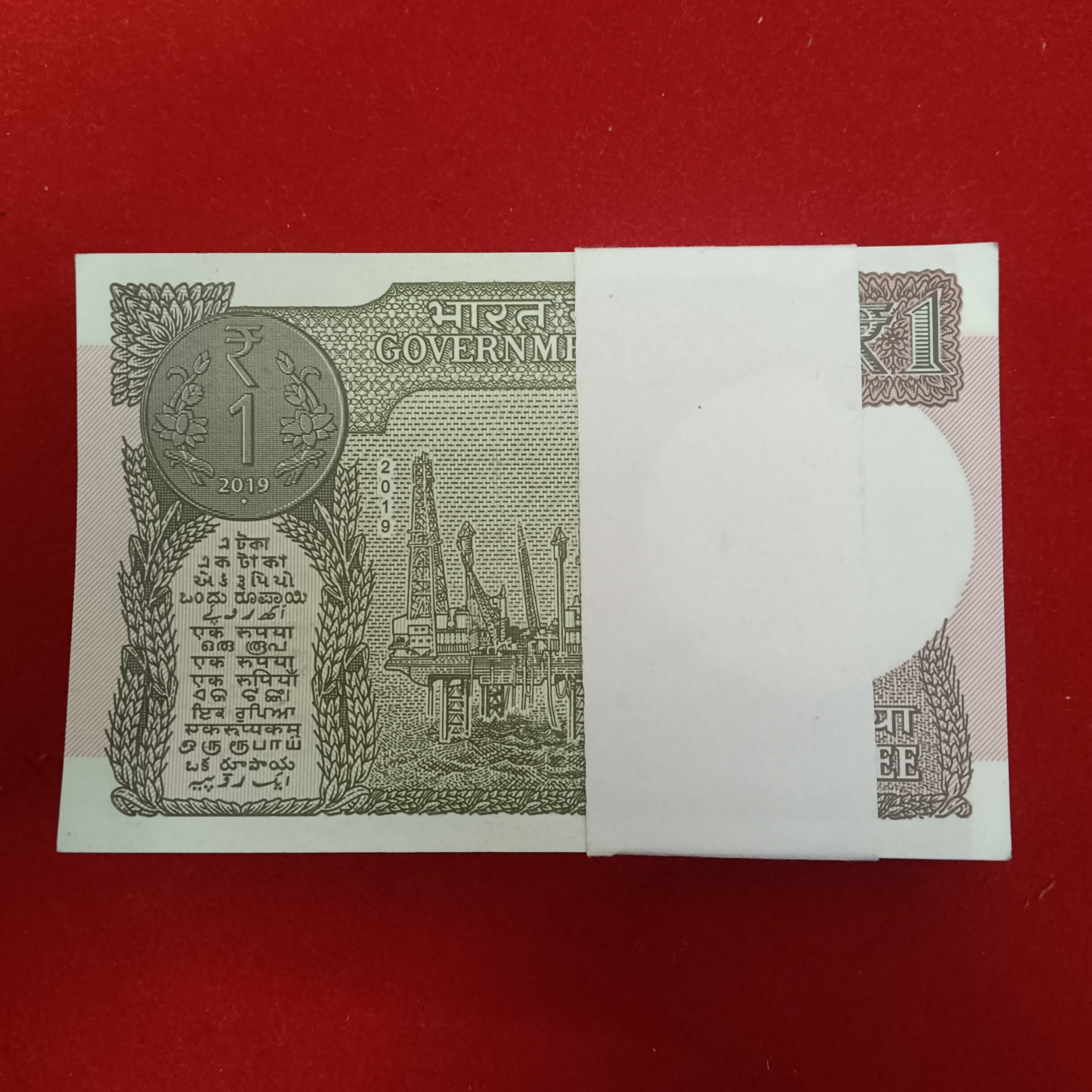 One Rs Full Bundle Finance SECRETARY Subhash Garg Year 2019 Gem Bunc Condition 886001 - Image 4