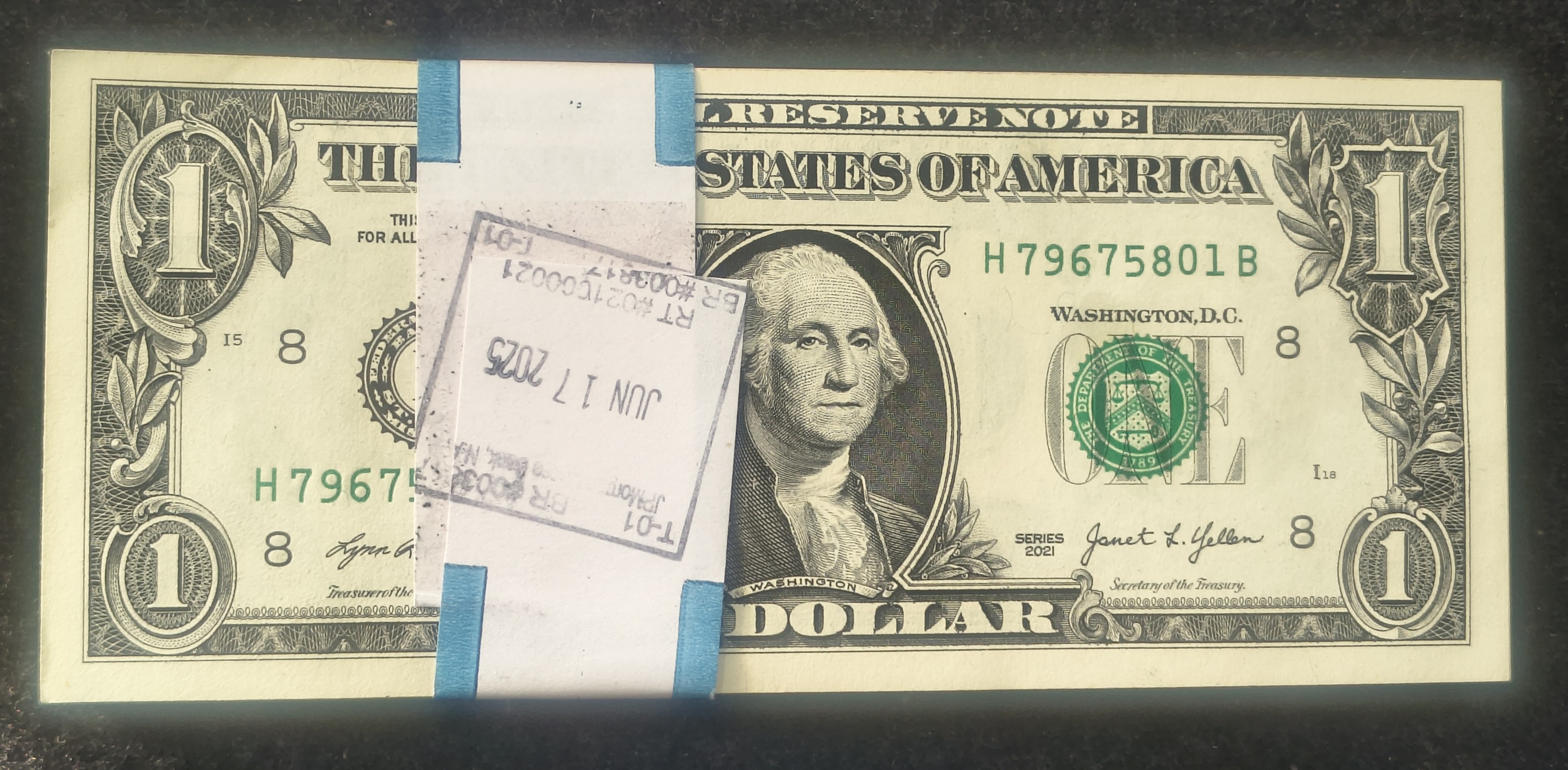AMERICA 1 DOLLAR RARE GEM UNC SERIAL PACKET