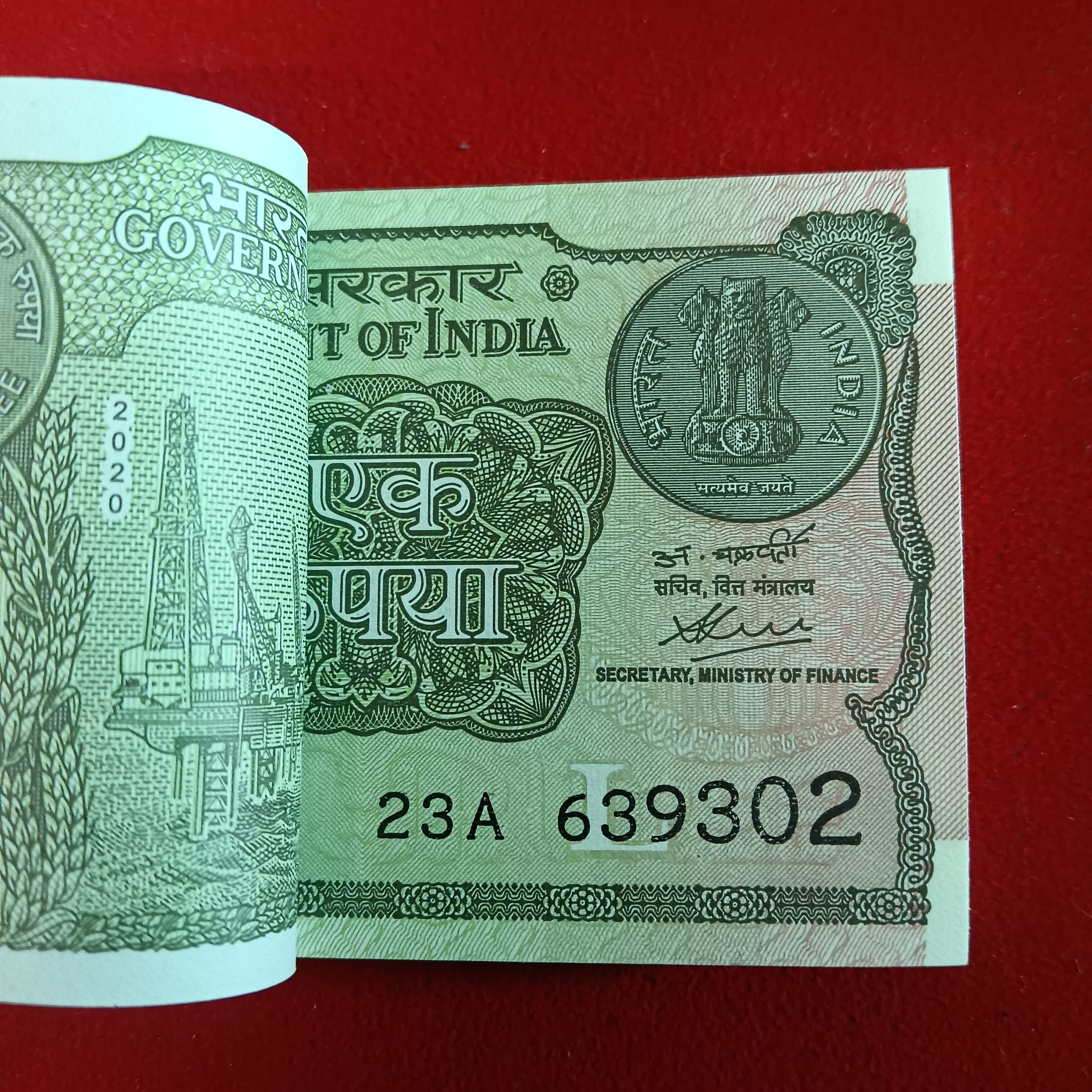 One Rs Rare Full Bundle Finance Secretary Atanu Chakraborty Year 2020 Gem Bunc Condition 639301 - Image 2