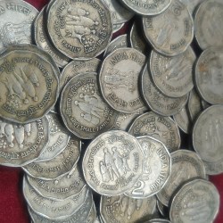 Alternative view of India 2 Rupees Small Family - Happy Family RARE ( 10 PCS LOTT)