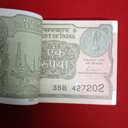 Alternative view of One Rs Full Bundle Finance Secretary Shaktikant Das 2017 Year Gem Unc Condition 427201