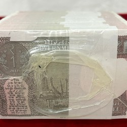Alternative view of 1 RUPEES 2017 RBI SEALED PACKED RIM GOVERNOR SHAKTIKANT DAS (1000 NOTES ) PACKED RIM
