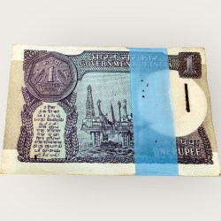 Alternative view of A 52 Re 1 India Banknote Serial Bundle "A" Inset Signed By S Venkataraman 1989 Issue Unique and Rare