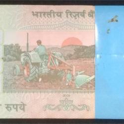 Alternative view of 5 Rupees Governor D.Subbarao (100 Note) Serial Packet #SK-58