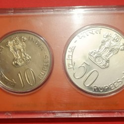 Alternative view of 1978 UNC Set of 2 Coins Food & Shelter For All with Certificate and Cover