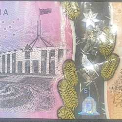 Alternative view of Australia 5 Dollars Rare Polymer World Note#B2
