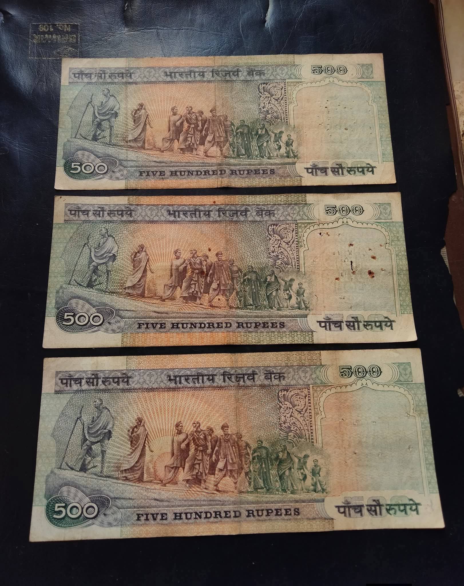 500₹ WINTAGE ISSUE 3 different signature 1. R n Malhotra 2 s Venkatraman 3. C Rangarajan - Image 2