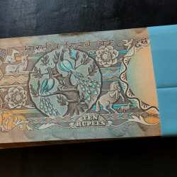 Alternative view of PEACOCK BUNDEL 💯 PIECES CONDITION EXCELLENT AS IMAGE